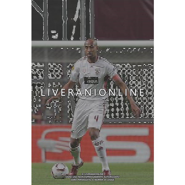 20110505: BRAGA, PORTUGAL - SC Braga vs SL Benfica: UEFA Europa League 2010/2011, Semi-Finals, Second Leg. In picture: Luisao. PHOTO: Pedro Benavente/CITYFILES /ALDO LIVERANI SPORT CALCIO EUROPA LEAGUE - SPORTING BRAGA - BENFICA - ITALY ONLY - *** Local Caption *** .