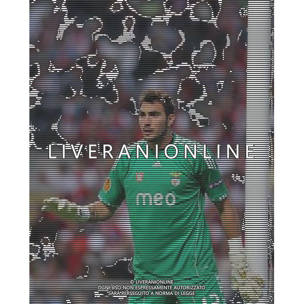 20110505: BRAGA, PORTUGAL - SC Braga vs SL Benfica: UEFA Europa League 2010/2011, Semi-Finals, Second Leg. In picture: Roberto Jimenez Gago (Benfica goalkeeper). PHOTO: Pedro Benavente/CITYFILES/ALDO LIVERANI SPORT CALCIO EUROPA LEAGUE - SPORTING BRAGA - BENFICA - ITALY ONLY - *** Local Caption *** .