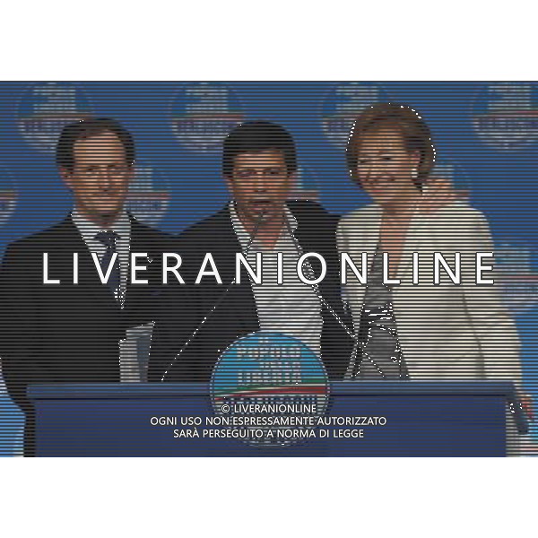 MILANO 7/5/2011 PALASHARP LAMPUGNANO CAMPAGNA ELETTORALE DELLA LISTA LETIZIA MORATTI PER LE COMUNALI DI MILANO NELLA FOTO LETIZIA MORATTI, MAURIZIO LUPI E MARIO MANTOVANI FOTO ROMANO/AG ALDO LIVERANI