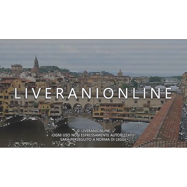 FLORENCE, May 6, 2011 Photo taken on May 4, 2011 shows the Old bridge or Ponte Vecchio on the Arno River in Florence, central Italy. Florence is the capital city of the Italian region of Tuscany and the symbol of the Renaissance. UNESCO inscribed the historic center of Florence in the World Heritage List in 1982. (/Wang Qingqin) (lyx) VEDUTE DELLA CITTA DI FIRENZE AG ALDO LIVERANI ONLY ITALY