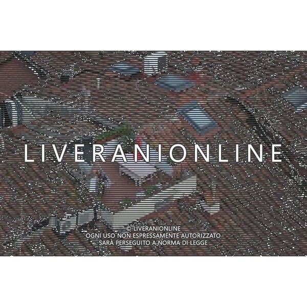 FLORENCE, May 6, 2011 Photo taken on May 4, 2011 shows a small terrace on the roof of a building in Florence, central Italy. Florence is the capital city of the Italian region of Tuscany and the symbol of the Renaissance. UNESCO inscribed the historic center of Florence in the World Heritage List in 1982. (/Wang Qingqin) (lyx) VEDUTE DELLA CITTA DI FIRENZE AG ALDO LIVERANI ONLY ITALY