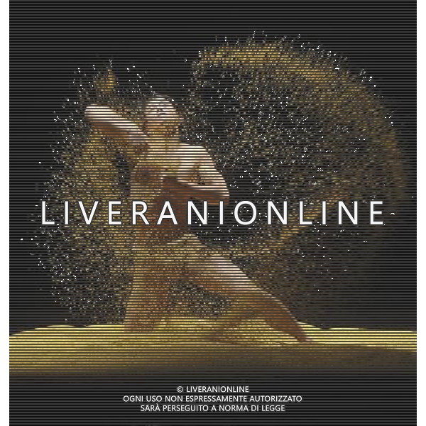 (110506) -- WUHAN, May 6, 2011 () -- A dancer of Cloud Gate Dance Theatre performs in the drama Songs of the Wanderers in Wuhan, capital of central China\'s Hubei Province, May 6, 2011. The Cloud Gate Dance Theatre is a contemporary dance troupe founded by choreographer Lin Hwai-min in south China\'s Taiwan in 1973. () (lfj) AG ALDO LIVERANI S A S ONLY ITALY