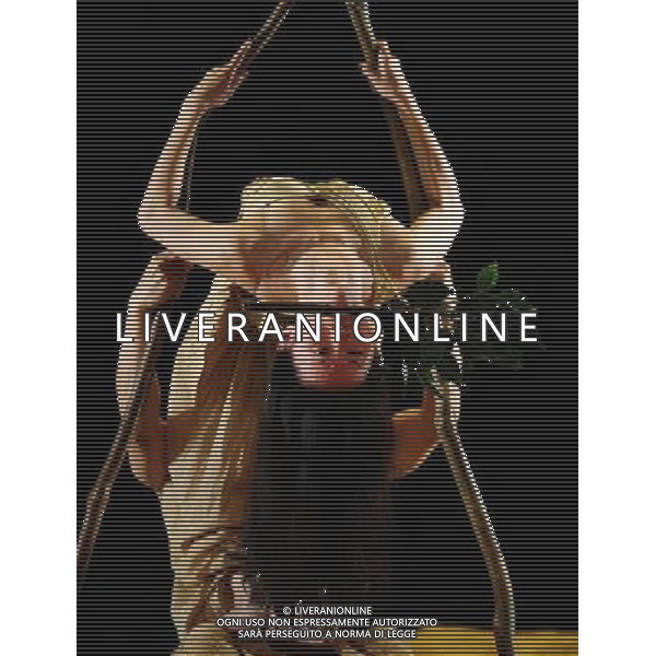 (110506) -- WUHAN, May 6, 2011 () -- Dancers of Cloud Gate Dance Theatre performs in the drama Songs of the Wanderers in Wuhan, capital of central China\'s Hubei Province, May 6, 2011. The Cloud Gate Dance Theatre is a contemporary dance troupe founded by choreographer Lin Hwai-min in south China\'s Taiwan in 1973. () (lfj) AG ALDO LIVERANI S A S ONLY ITALY