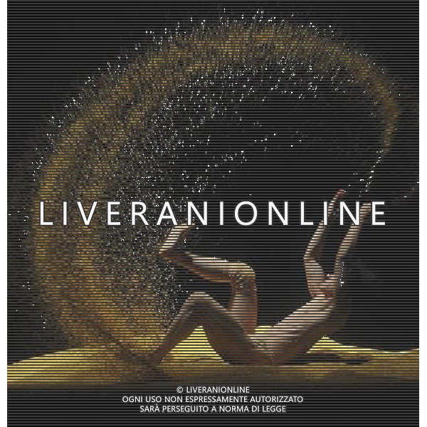 (110506) -- WUHAN, May 6, 2011 () -- A dancer of Cloud Gate Dance Theatre performs in the drama Songs of the Wanders in Wuhan, capital of central China\'s Hubei Province, May 6, 2011. The Cloud Gate Dance Theatre is a contemporary dance troupe founded by choreographer Lin Hwai-min in south China\'s Taiwan in 1973. () (lfj) AG ALDO LIVERANI S A S ONLY ITALY