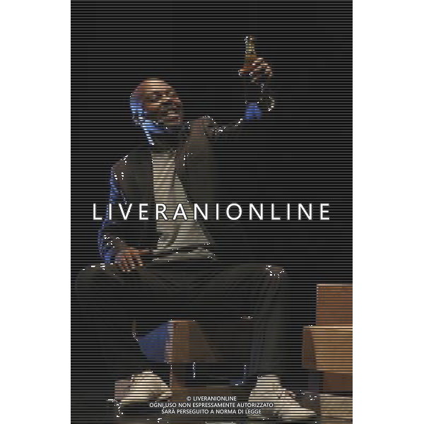 Cameroon\'s comedian Valery Ndongo performs stand up comedy in Libreville, capital of Gabon, May 5, 2011. Valery Ndongo is on his performance tour in 12 African countries. (/Levis) (djj) AG ALDO LIVERANI S A S ONLY ITALY