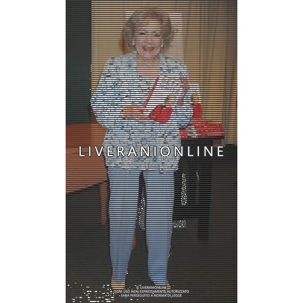 Betty White signs copies of \'If You Ask Me (And Of Course You Won\'t)\' at Barnes and Noble on May 6, 2011 in New York City. AG. ALDO LIVERANI SAS ITALY ONLY *** Local Caption *** .