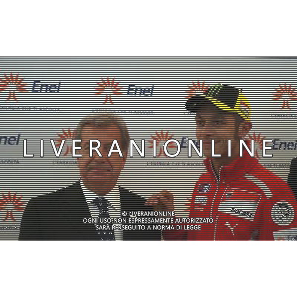 10/5/2011 MILANO VIA BROLETTO 46 ENEL: VALENTINO ROSSI PRESENTA IL NUOVO FLAGSHIP STORE DELL\'ENERGIA NELLA FOTO VALENTINO ROSSI - FULVIO CONTI PH.FIOCHI/ALDO LIVERANI SAS