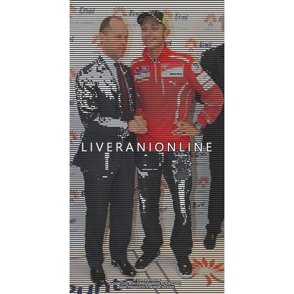 10/5/2011 MILANO VIA BROLETTO 46 ENEL: VALENTINO ROSSI PRESENTA IL NUOVO FLAGSHIP STORE DELL\'ENERGIA NELLA FOTO PAOLO ANDREA COLOMBO PRESIDENTE ENEL - VALENTINO ROSSI PH.FIOCHI/ALDO LIVERANI SAS