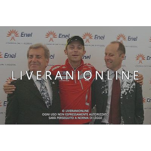 10/5/2011 MILANO VIA BROLETTO 46 ENEL: VALENTINO ROSSI PRESENTA IL NUOVO FLAGSHIP STORE DELL\'ENERGIA NELLA FOTO VALENTINO ROSSI - FULVIO CONTI A.D. ENEL E D PAOLO ANDREA COLOMBO PRESIDENTE ENEL PH.FIOCHI/ALDO LIVERANI SAS
