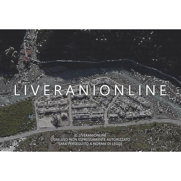 CHENGDU, May 10, 2011 The bird view photo taken on April 24, 2011 shows the newly built residential area in Wolong, southwest China\'s Sichuan Province. Mu Hong, vice director of China\'s National Development and Reform Commission, on Tuesday said 95 percent of the post quake reconstruction projects have been completed so far in the areas hit by a devastating earthquake three years ago. According to the country\'s general reconstruction plan, the rebuilding in the quake zones is expected to be fully completed by the end of September, Mu Hong said. The devastating quake centered in Wenchuan County in southwestern Sichuan on May 12, 2008 left 87,000 people dead or missing and millions homeless. (/Chen Xie) (zhs) CHENGDU, 10 maggio 2011 La fotografia vista uccello preso il 24 Aprile 2011 mostra Erwang Tempio che  in fase di ricostruzione a Dujiangyan City nel sud-ovest della Cina nella provincia del Sichuan. AG. ALDO LIVERANI SAS ITALY ONLY *** Local Caption *** .