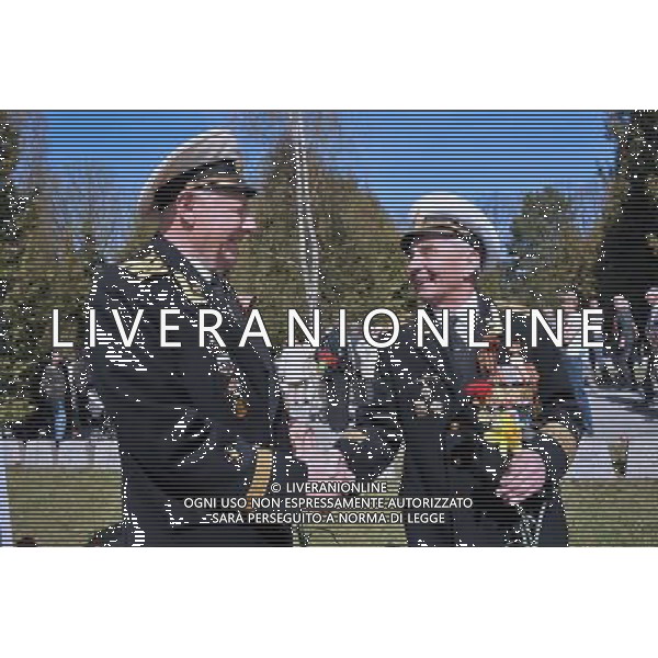 TALLINN, May 9, 2011 Two veterans shake hands while laying flowers to the Bronze Soldier monument in the Defense Forces Cemetery in Tallinn, capital of Estonia, May 9, 2011. More than 200 World War II veterans and locals paid tributes to the Bronze Soldier monument here on Monday to mark the 66th anniversary of the victory over the Nazi Germany. (/Victor) In occasione del 66 Á anniversario della vittoria sulla Germania nazista si festeggia davanti al monumento del Soldato nel Cimitero di Tallin AG. ALDO LIVERANI SAS ITALY ONLY *** Local Caption *** .