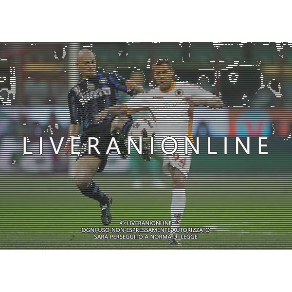 Inter - Roma semifinale di ritorno di Coppa Italia Tim Cup 11/05/2011 nella foto menez e cambiasso ©luzzani/agenzia aldo liverani sas