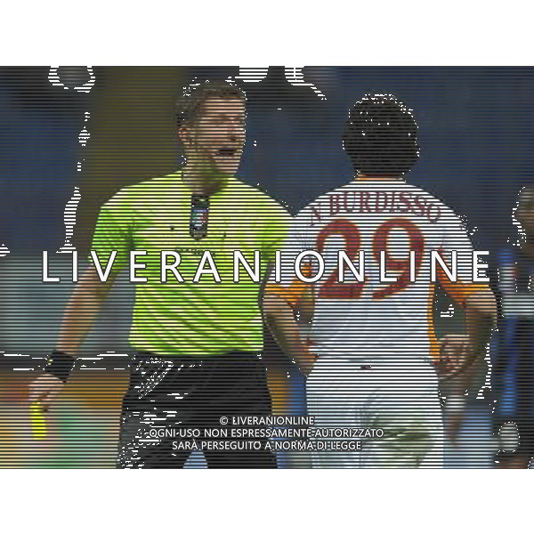 Coppa Italia TIM Cup 2010/2011 Semifinali Ritorno Milano - 11.05.2011 Inter-Roma Nella Foto: arbitro orsato ammonisce burdisso /Ph.Vitez-Ag. Aldo Liverani