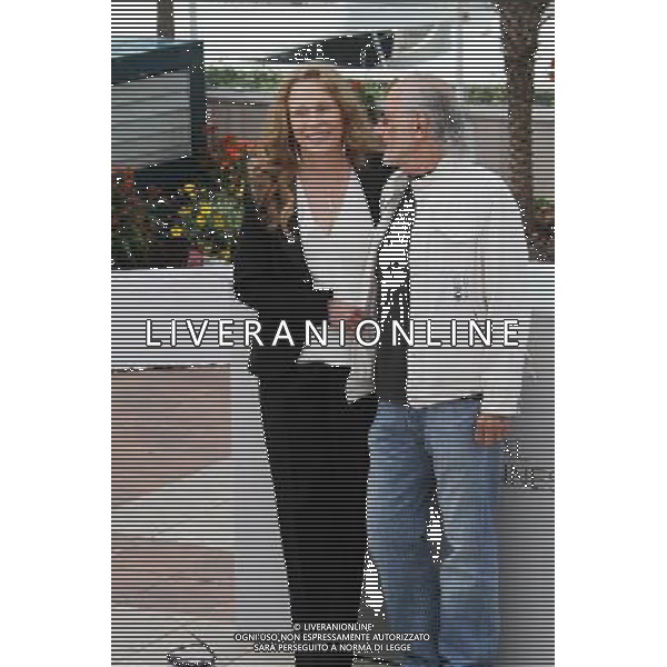 Faye Dunaway and Jerry Schatzberg posing for photographers photo call at the 64th Cannes Film Festival, 64th Cannes Film Festival opens in Cannes, France, May 11, 2011 - 64mo Festival Internazionale del Cinema , Cannes AG. ALDO LIVERANI SAS ITALY ONLY *** Local Caption *** .
