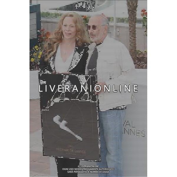 Faye Dunaway and Jerry Schatzberg posing for photographers photo call at the 64th Cannes Film Festival, 64th Cannes Film Festival opens in Cannes, France, May 11, 2011 - 64mo Festival Internazionale del Cinema , Cannes AG. ALDO LIVERANI SAS ITALY ONLY *** Local Caption *** .