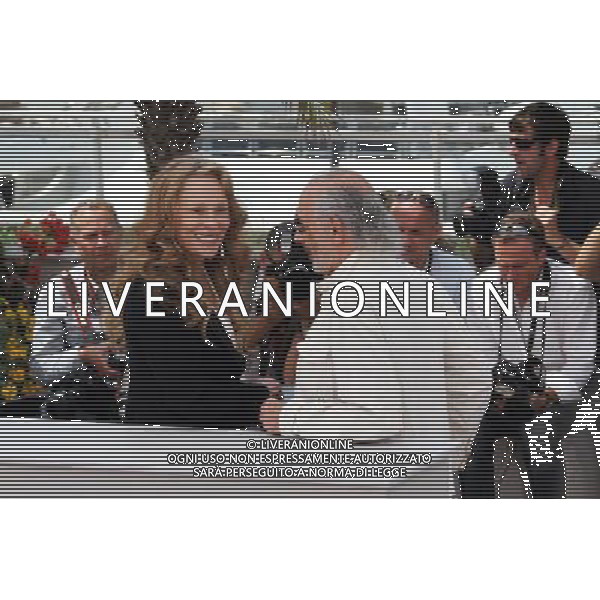 Faye Dunaway and Jerry Schatzberg posing for photographers photo call at the 64th Cannes Film Festival, 64th Cannes Film Festival opens in Cannes, France, May 11, 2011 - 64mo Festival Internazionale del Cinema , Cannes AG. ALDO LIVERANI SAS ITALY ONLY *** Local Caption *** .
