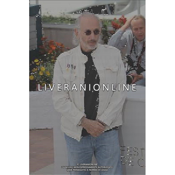 Jerry Schatzberg posing for photographers photo call at the 64th Cannes Film Festival, 64th Cannes Film Festiva opens in Cannes, France, May 11, 2011 - Arcuri image Agency/Frank Arcuri 64mo Festival Internazionale del Cinema , Cannes AG. ALDO LIVERANI SAS ITALY ONLY *** Local Caption *** .