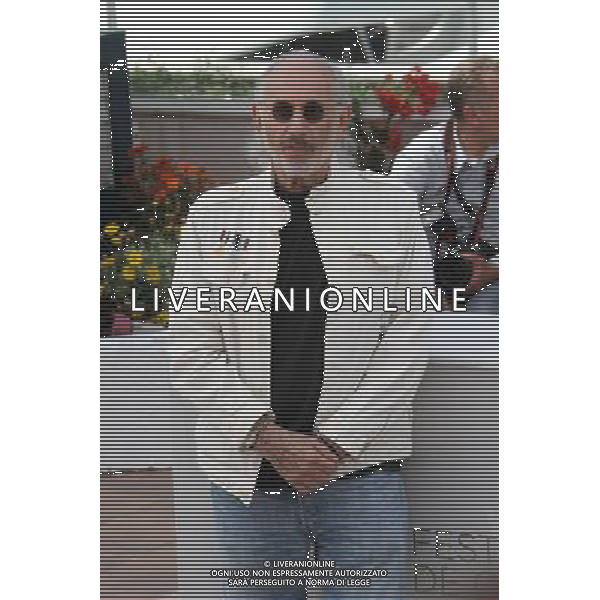 Jerry Schatzberg posing for photographers photo call at the 64th Cannes Film Festival, 64th Cannes Film Festival opens in Cannes, France, May 11, 2011 - 64mo Festival Internazionale del Cinema , Cannes AG. ALDO LIVERANI SAS ITALY ONLY *** Local Caption *** .
