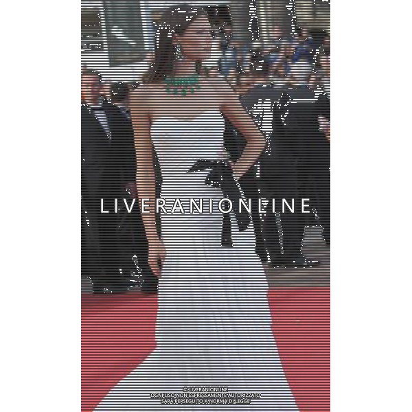 (110511) -- CANNES, May 11, 2011 () -- Italian actress Bianca Balti poses on the red carpet before the opening of the 64th Cannes Film Festival in Cannes, France, on May 11, 2011. (/Gao Jing) 64mo Festival Internazionale del Cinema , Cannes AG. ALDO LIVERANI SAS ITALY ONLY *** Local Caption *** .