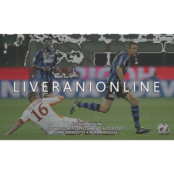 Milano 11-05-2011 Coppa Italia TIM CUP 2010/11 semifinale di ritorno inter-roma 1:1 nella foto lucio e daniele de rossi ph marco luzzani/ag aldo liverani s.a.s.