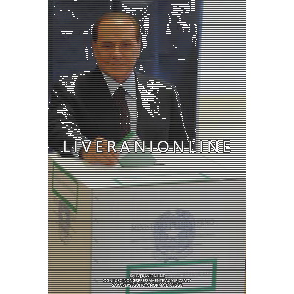 MILANO 15/5/2011 ELEZIONI COMUNALI 2011 SILVIO BERLUSCONI VOTA PRESSO LA SCUOLA STATALE DANTE ALIGHIERI DI VIA SCROSATI FOTO ROMANO/AG ALDO LIVERANI