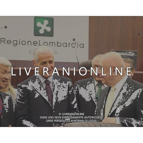 MILANO 17/5/2011 REGIONE LOMBARDIA - PREMIAZIONE DEL MILAN CALCIO PER LA CONQUISTA DEL 18SIMO SCUDETTO NELLA FOTO ADRIANO GALLIANI - ROBERTO FORMIGONI PH.FIOCHI/ALDO LIVERANI