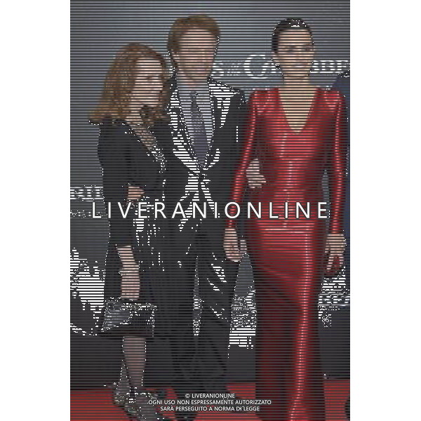 Jerry Bruckheimer and Penelope Cruz attending the Germany premiere of \'Pirates of the Caribbean - Fremde Gezeiten / Pirates of the Caribbean: On Stranger Tides\' at Mathaeser Filmplalast, Munich MONACHIUM PREMIERA FILMU PIRACI Z KARAIBOW NA NIEZNANYCH WODACH FOT. FUTURE IMAGE/NEWSPIX.PL GERMANY OUT !!! --- Newspix.pl AG. ALDO LIVERANI SAS ITALY ONLY *** Local Caption *** .
