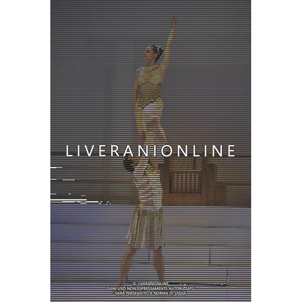 Northern Ballet presents Cleopatra at the Sadler\'s Wells London. On stage Martha Leebolt as Cleopatra and Javier Torres as Julius Caesar Northern Ballet presenta Cleopatra al Sadler\'s Wells di Londra. Sul palco Martha Leebolt come Cleopatra e Javier Torres come Giulio Cesare AG. ALDO LIVERANI SAS ITALY ONLY *** Local Caption *** .