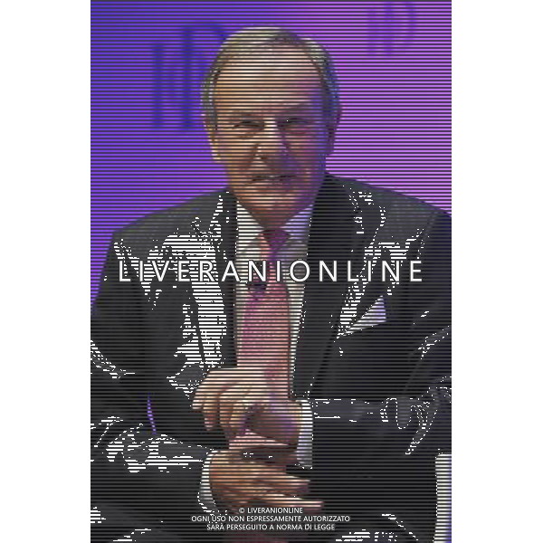 Lord MacLaurin, Former CEO of Tesco and Chairman of Vodafone speaking at the IOD Annual Convention 2011 at the O2 in London today ©photoshot/Agenzia Aldo Liverani Sas - ITALY ONLY - Convention annuale dell\'IOD (Institute of Directors) 2011 al O2 di Londra 11/05/2011