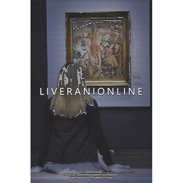 Christies unveil a £14million sale of 20th Century British and Irish Artwhich includes work by L.S. Lowry, Samuel John Peploe and the first painting by Winston Churchill to to painted by him after the end of World War II. Picture shows: The Crucifixion (1934) by Sir Stanley Spencer R.A esimated at £1m- £1.5m. ©PHOTOSHOT/Agenzia Aldo Liverani Sas - ITALY ONLY - Londra: La casa d\'aste Christies mostra i dipinti che saranno all\'asta tra cui il primo dipinto di Winston Churchill e quelli che dipinse dopo la fine della seconda guerra mondiale.