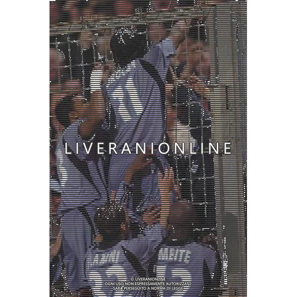Marsiglia-Inter Coppa Uefa 08/04/2004 nella foto esultanza di drogba dopo il gol foto marco luzzani/agenzia aldo liverani