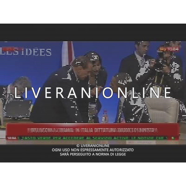 VERTICE G8 Francia: Meeting dei leaders del G8 nella localita\' balneare francese Deauville 26/05/2011 nella foto la sequenza video del presidente del Consiglio Silvio Berlusconi si e\' rivolto al capo di Stato Americano Barack Obama facendo presente che In Italia Çabbiamo quasi una dittatura dei giudici di sinistraÈ immagini televisive - obbligatorio citare la fonte televisiva (SkyTg24) AGENZIA ALDO LIVERANI SAS