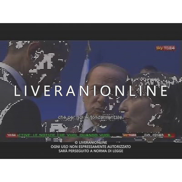 VERTICE G8 Francia: Meeting dei leaders del G8 nella localita\' balneare francese Deauville 26/05/2011 nella foto la sequenza video del presidente del Consiglio Silvio Berlusconi si e\' rivolto al capo di Stato Americano Barack Obama facendo presente che In Italia Çabbiamo quasi una dittatura dei giudici di sinistraÈ immagini televisive - obbligatorio citare la fonte televisiva (SkyTg24) AGENZIA ALDO LIVERANI SAS