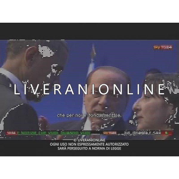 VERTICE G8 Francia: Meeting dei leaders del G8 nella localita\' balneare francese Deauville 26/05/2011 nella foto la sequenza video del presidente del Consiglio Silvio Berlusconi si e\' rivolto al capo di Stato Americano Barack Obama facendo presente che In Italia Çabbiamo quasi una dittatura dei giudici di sinistraÈ immagini televisive - obbligatorio citare la fonte televisiva (SkyTg24) AGENZIA ALDO LIVERANI SAS