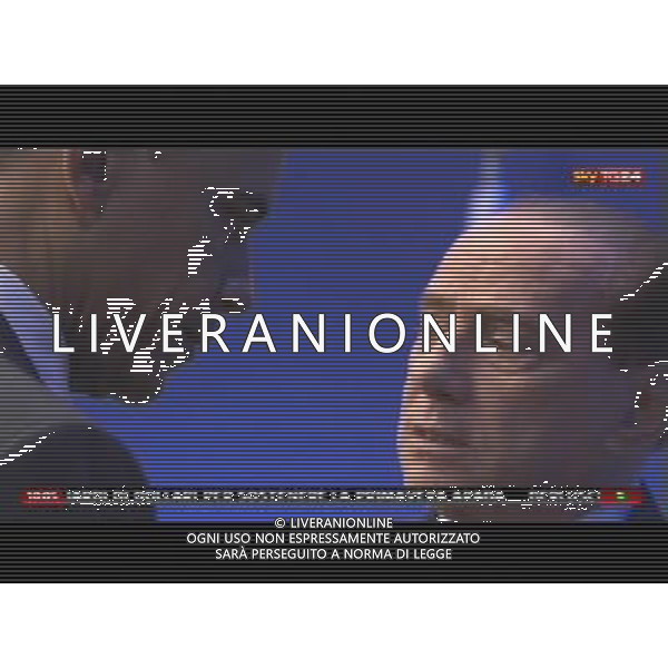 VERTICE G8 Francia: Meeting dei leaders del G8 nella localita\' balneare francese Deauville 26/05/2011 nella foto la sequenza video del presidente del Consiglio Silvio Berlusconi si e\' rivolto al capo di Stato Americano Barack Obama facendo presente che In Italia Çabbiamo quasi una dittatura dei giudici di sinistraÈ immagini televisive - obbligatorio citare la fonte televisiva (SkyTg24) AGENZIA ALDO LIVERANI SAS