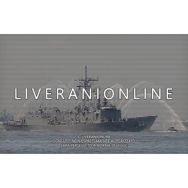 (110525) -- NEW YORK, May 25, 2011 () -- USS John L Hall sails on the Hudson River during the \'Parade of Ships\' in New York, the United States, May 25, 2011. The 24th annual New York Fleet Week kicked off on the Hudson River Wednesday morning. (/Shen Hong) (wjd) Navi da guerra americane nella consueta \'Parade of Ships\' a New York per la 24ma annuale New York Fleet Week AG. ALDO LIVERANI SAS ITALY ONLY *** Local Caption *** .