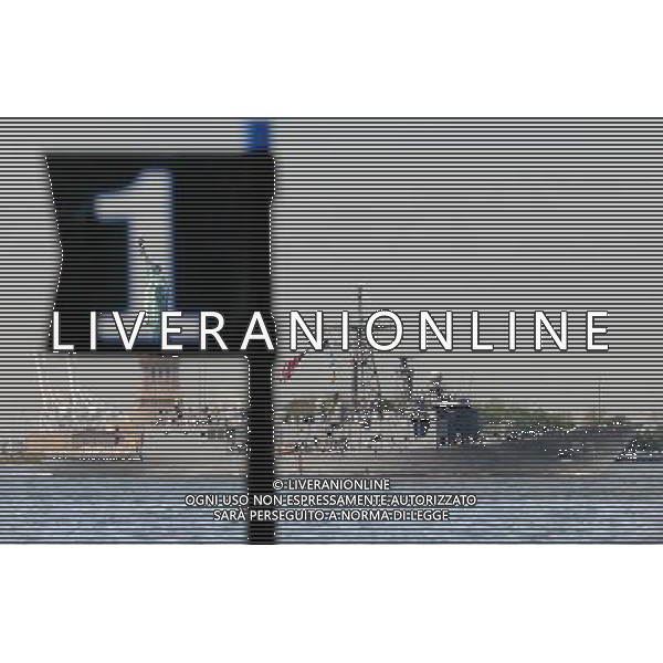 (110525) -- NEW YORK, May 25, 2011 () -- USS Kauffman passes the Statue of Liberty during the \'Parade of Ships\' in New York, the United States, May 25, 2011. The 24th annual New York Fleet Week kicked off on the Hudson River Wednesday morning. (/Shen Hong) (wjd) Navi da guerra americane nella consueta \'Parade of Ships\' a New York per la 24ma annuale New York Fleet Week AG. ALDO LIVERANI SAS ITALY ONLY *** Local Caption *** .