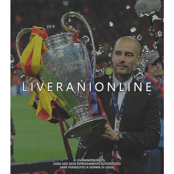 UEFA Champions League 2010/2011 Finale Londra (Inghilterra) - 28.05.2011 Barcellona-Manchester United Nella Foto: guardiola con la coppa /Ph.Vitez-Ag. Aldo Liverani
