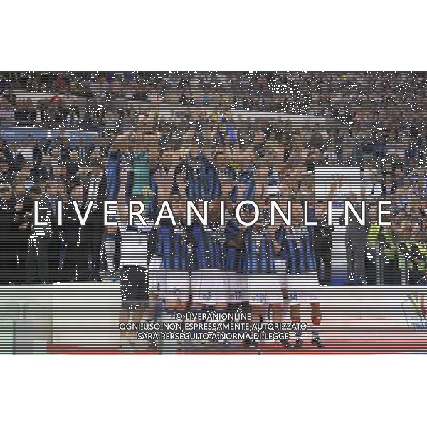 Roma - 29/05/2011 - Stadio Olimpico - Finale di TIM CUP 2010-2011 - Inter vs Palermo - nella foto: La premiazione dell\'inter å© Fabrizio Corradetti - Ag. Aldo Liverani sas