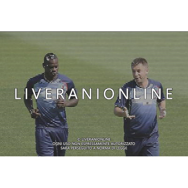 Coverciano - 30/05/2011 -Allenamento della Nazionale Italiana - nella foto: Antonio Cassano parlotta con Mario Balotelli Â© Fabrizio Corradetti - Ag. Aldo Liverani sas