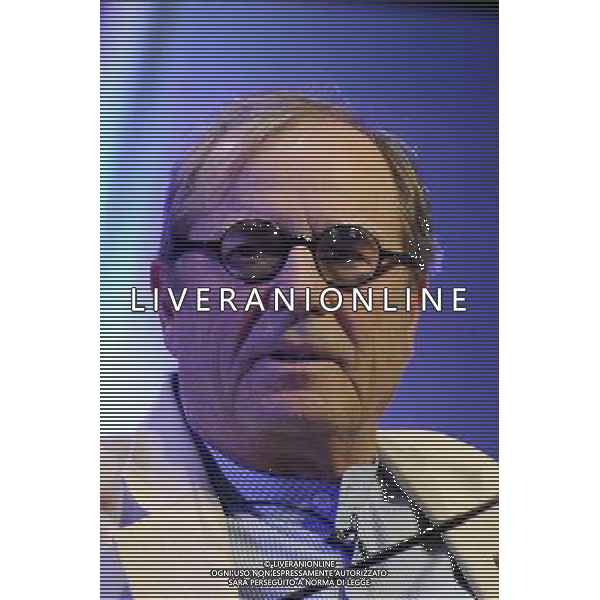 Paul Theroux performs live at the Hay Festival Hay On Wye Wales - Image Copyright Ben Pruchnie Photographer B3968 AG. ALDO LIVERANI SAS ITALY ONLY *** Local Caption *** .