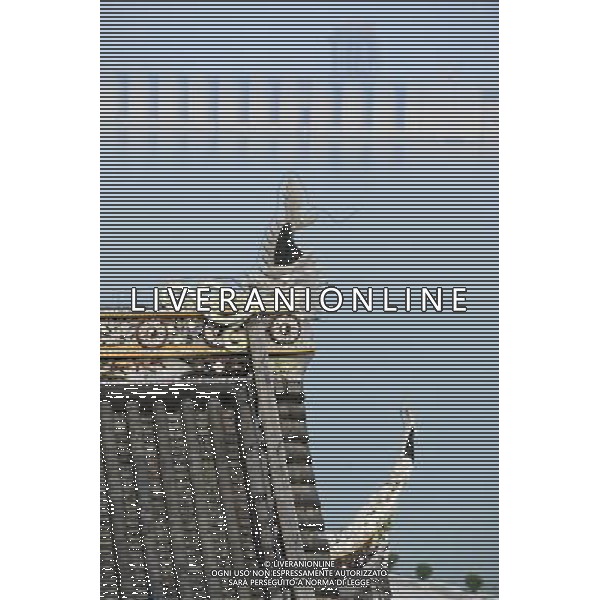 WUHAN, May 31, 2011 The Three Gorges Dam is seen from the new site of the Qu Yuan Memorial Hall in Zigui County, central China\'s Hubei Province on May 28, 2011. The Qu Yuan Memorial Hall, originally built in 820 A.D. for people to worship Qu Yuan, a patriotic poet during the Warring States period (475 B.C. 221 B.C.), was moved to its new seat on the Phoenix Mountain in Zigui in the year 2006 to make way for the Three Gorges Dam. As one of the biggest heritage preservation projects carried out during the construction of the Three Gorges Dam, the new site of the historic temple, which is comprised of a whole set of structures in an area of 20,000 square meters, reopened to the public in June 2010. (Hao Tongqian) (ljh) Il nuovo sito di Qu Yuan Memorial Hall di Zigui County, Cina centrale provincia di Hubei AG. ALDO LIVERANI SAS ITALY ONLY *** Local Caption *** .