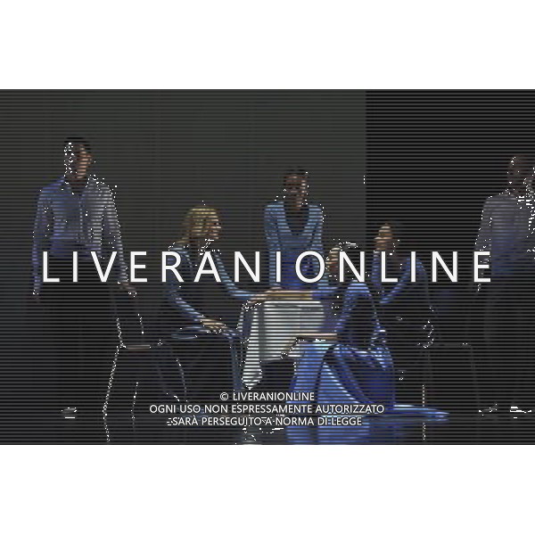 Sum of Parts is a new work from SadlerÕs WellsÕ Creative Learning department, Connect. It brings together the choreographic talents of Sadler\'s Wells\' Associate. Performers range from The Company of Elders to ZooYouth, alongside dancers from local schools, youth clubs and community groups. This diverse company of people, all living or working in London. \'Somma delle parti\'  un nuovo lavoro dal reparto creativo Sadler\'s Wells \'Learning, Connect. Esso riunisce i talenti coreografici di Associate Sadler\'s Wells \'. Performers vanno dalla Societˆ degli Anziani a ZooYouth, accanto a ballerini provenienti da scuole, club giovanili e gruppi della comunitˆ londinese AG. ALDO LIVERANI SAS ITALY ONLY *** Local Caption *** .