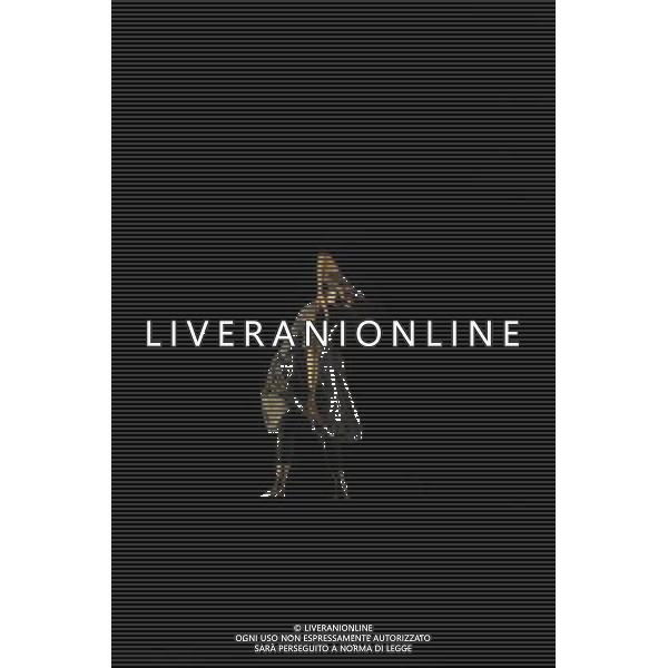 Sum of Parts is a new work from SadlerÕs WellsÕ Creative Learning department, Connect. It brings together the choreographic talents of Sadler\'s Wells\' Associate. Performers range from The Company of Elders to ZooYouth, alongside dancers from local schools, youth clubs and community groups. This diverse company of people, all living or working in London. \'Somma delle parti\'  un nuovo lavoro dal reparto creativo Sadler\'s Wells \'Learning, Connect. Esso riunisce i talenti coreografici di Associate Sadler\'s Wells \'. Performers vanno dalla Societˆ degli Anziani a ZooYouth, accanto a ballerini provenienti da scuole, club giovanili e gruppi della comunitˆ londinese AG. ALDO LIVERANI SAS ITALY ONLY *** Local Caption *** .