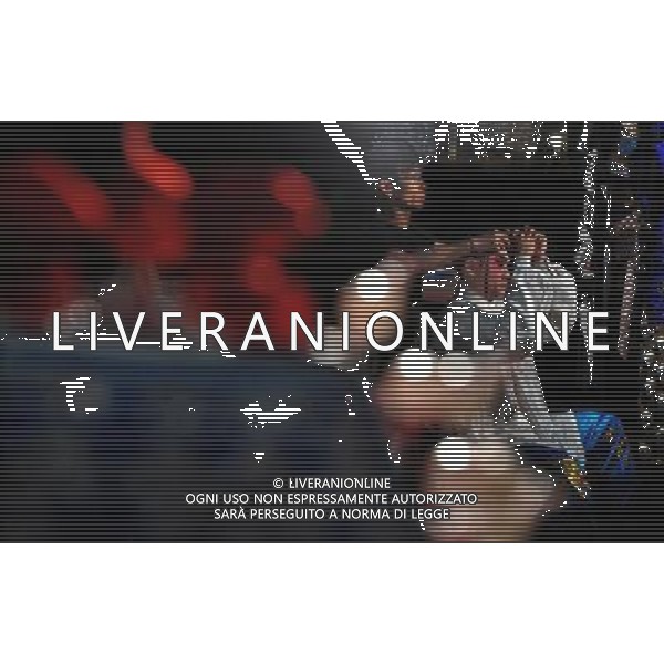 (110602) -- HONG KONG, June 2, 2011 () -- An opera player makes up before a rehearsal in south China\'s Hong Kong, June 2, 2011. Chinese Opera Festival will be held here from June 3 and nine opera troupes will perform traditional Chinese operas during the festival. (/Chen Xiaowei) (lfj) Cinese Opera Festival si svolgerš qui dal 3 giugno e nove compagnie d\'opera si esibiranno nelle tradizionali opere cinesi durante il festival AG. ALDO LIVERANI SAS ITALY ONLY *** Local Caption *** .