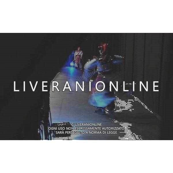 (110602) -- HONG KONG, June 2, 2011 () -- An opera player warms up at backstage before a rehearsal in south China\'s Hong Kong, June 2, 2011. Chinese Opera Festival will be held here from June 3 and nine opera troupes will perform traditional Chinese operas during the festival. (/Chen Xiaowei) (lfj) Cinese Opera Festival si svolgerš qui dal 3 giugno e nove compagnie d\'opera si esibiranno nelle tradizionali opere cinesi durante il festival AG. ALDO LIVERANI SAS ITALY ONLY *** Local Caption *** .