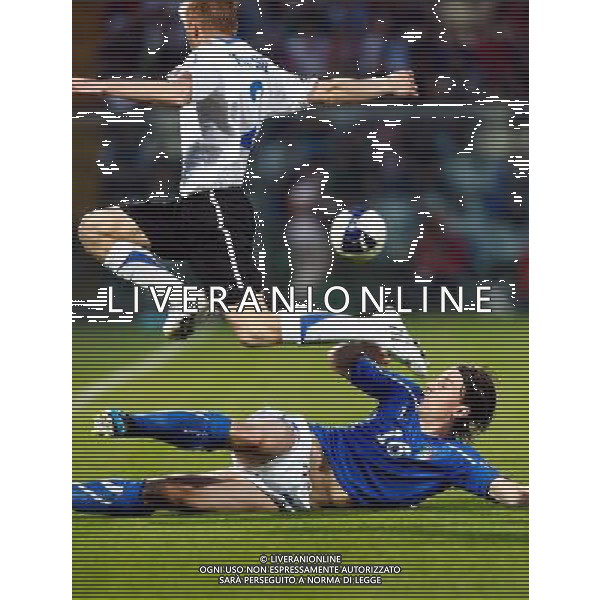 MODENA 03/06/2011 - ITALIA VS ESTONIA - QUALIFICAZIONI CAMPIONATI EUROPEI 2012 - NELLA FOTO: RICCARDO MONTOLIVO E TENISTE ©SOLI / AGENZIA ALDO LIVERANI SAS