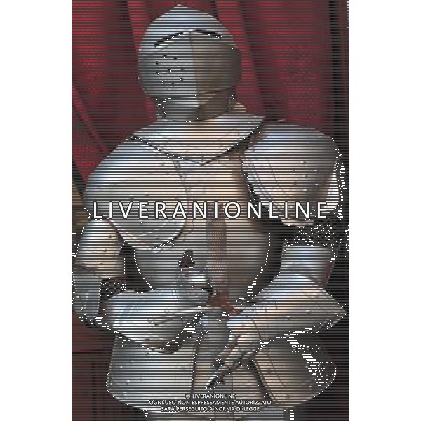 Personal armor outside a resturant in Rome. Photo by NEWSCOM OUT AG ALDO LIVERANI S A S