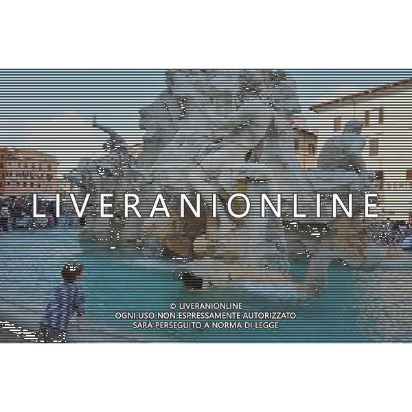 A fountain in piazza Navona, Rome. Photo by NEWSCOM OUT AG ALDO LIVERANI S A S