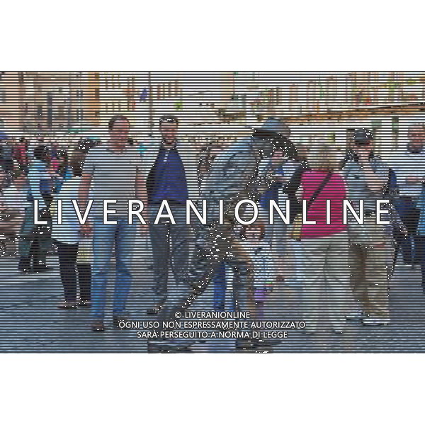 Street artist in piazza Navona, Rome. Photo by NEWSCOM OUT AG ALDO LIVERANI S A S